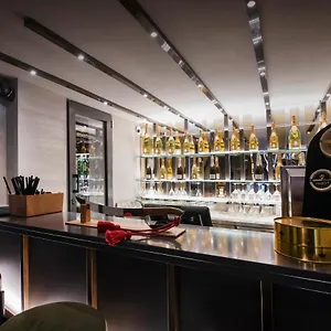 77 Seventy-seven - Maison D'art Collection Hotel